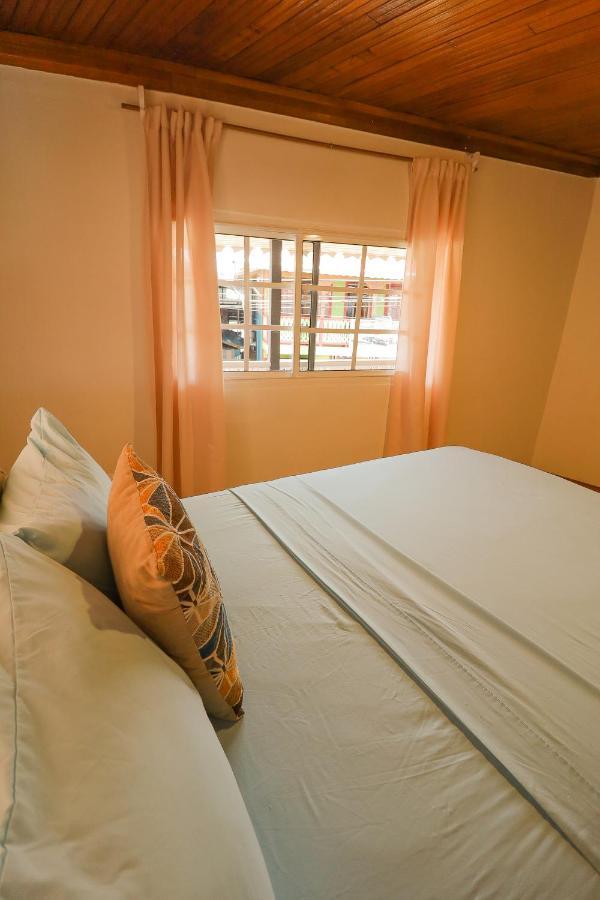 Cat In The Cup B&B Bocas del Toro Exterior photo